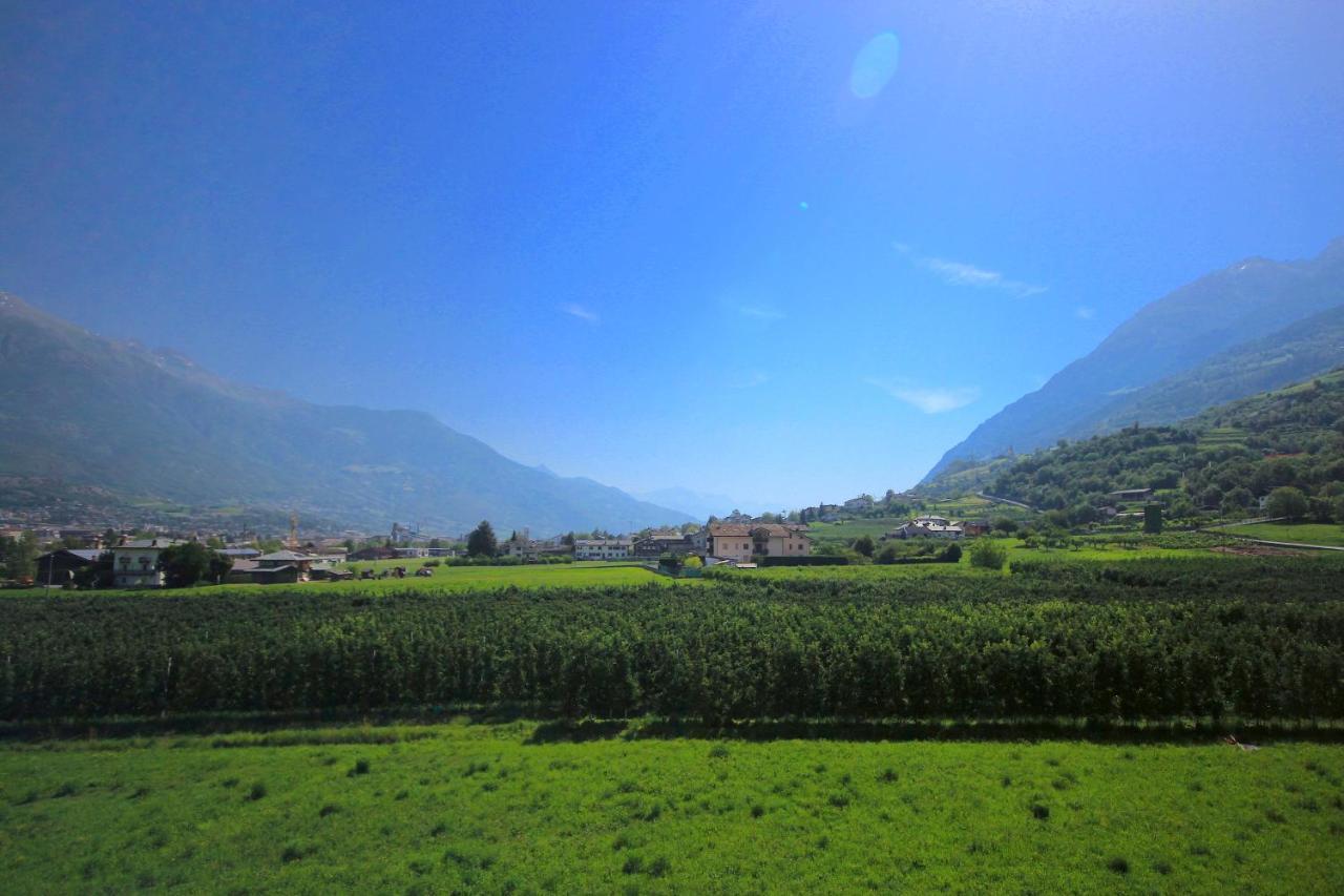L'Adret Hotel Gressan Buitenkant foto