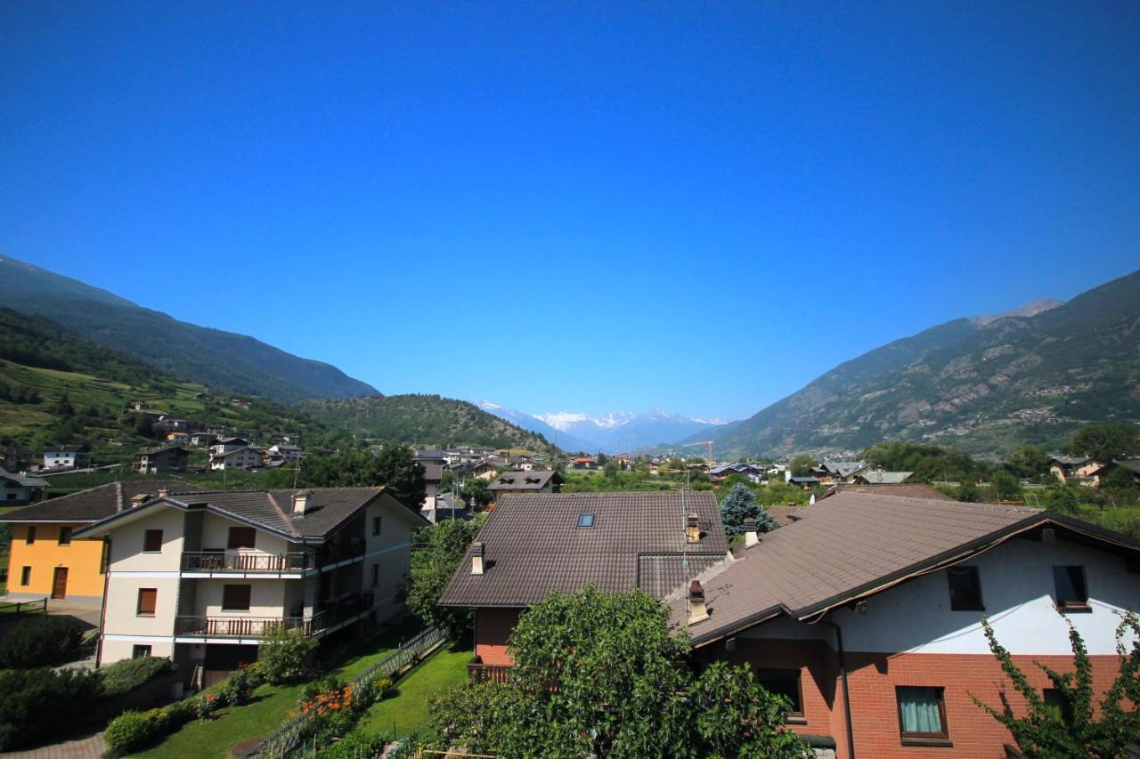 L'Adret Hotel Gressan Buitenkant foto